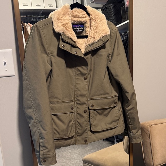 Patagonia Khaki Jacket with Cream Lining - Picture 4 of 4